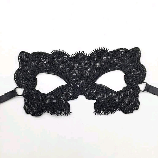 Lace Mask in Black