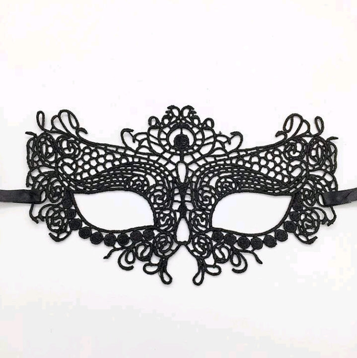 Lace Mask in Black (princess design)