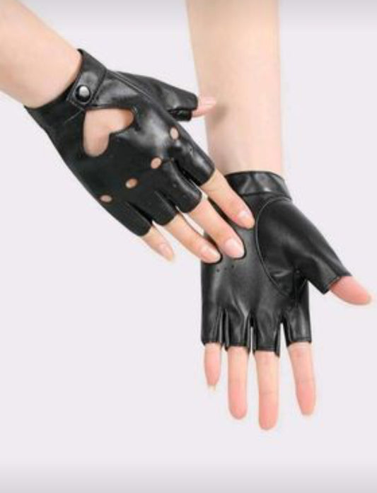 Heart Decor Fingerless Leather Gloves in Black